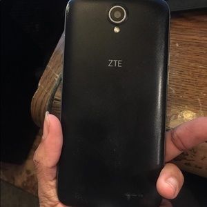 ZTE one touch screen ( UNLOCKED !! )